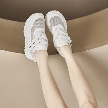 2023 Повседневная женская обувь из натуральной кожи небольшого размера на толстой подошве с увеличенной внутренней высотой Корейская версия обуви для отца