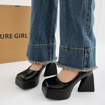 2023 Туфли-лодочки на массивной платформе - женские туфли с квадратным носком на очень высоком каблуке без застежки, на толстом каблуке, из искусственной кожи в готическом стиле
