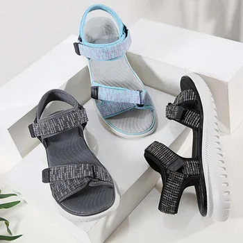 Сандалии в мини-полоску черного /серого /синего цвета, износостойкая нескользящая обувь для уличной носки